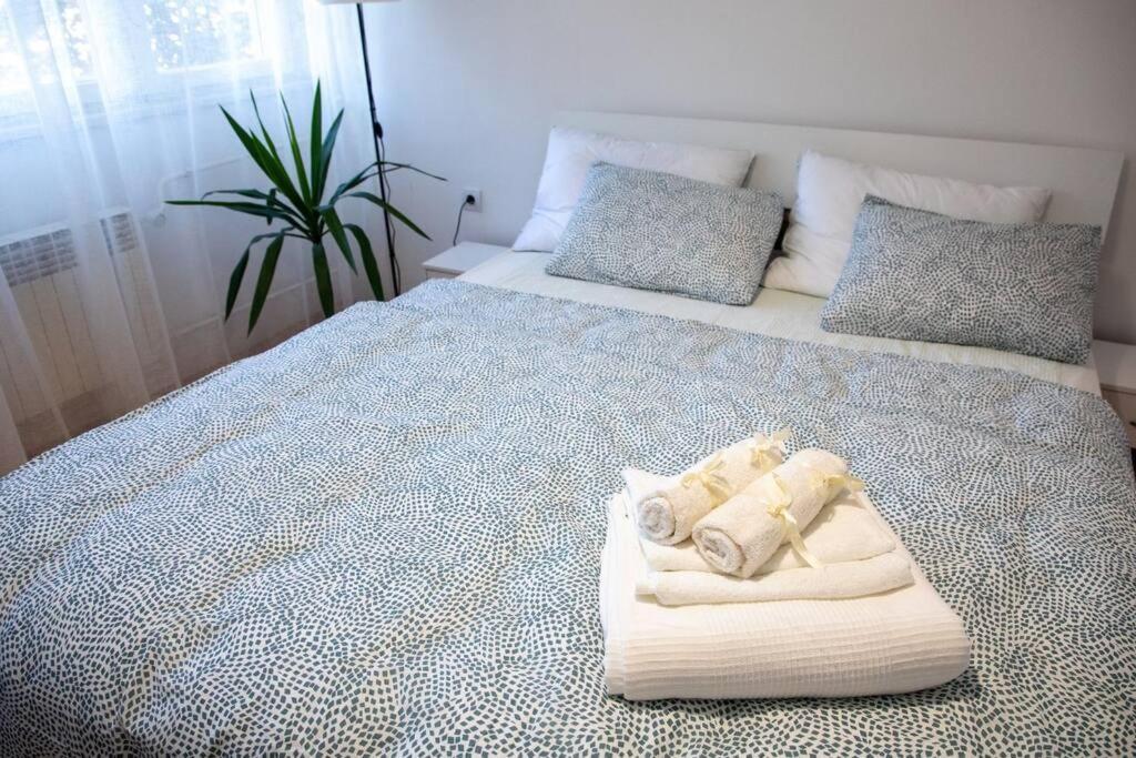 Dora Apartment Ni Buitenkant foto