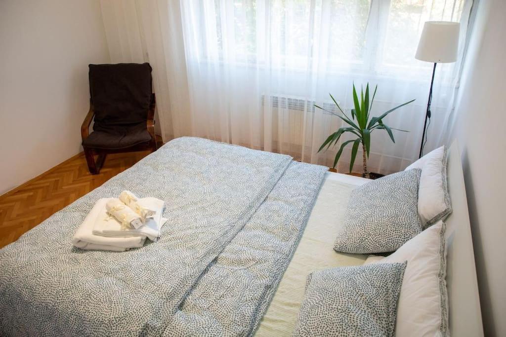 Dora Apartment Ni Buitenkant foto