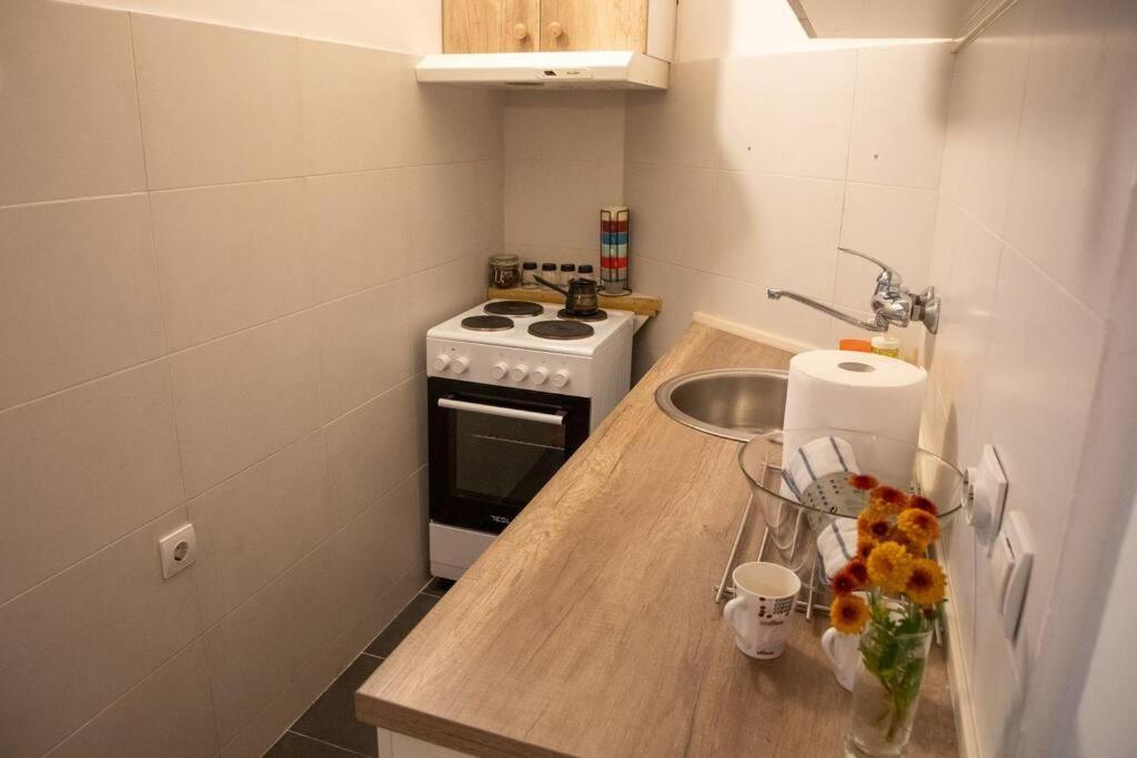 Dora Apartment Ni Buitenkant foto