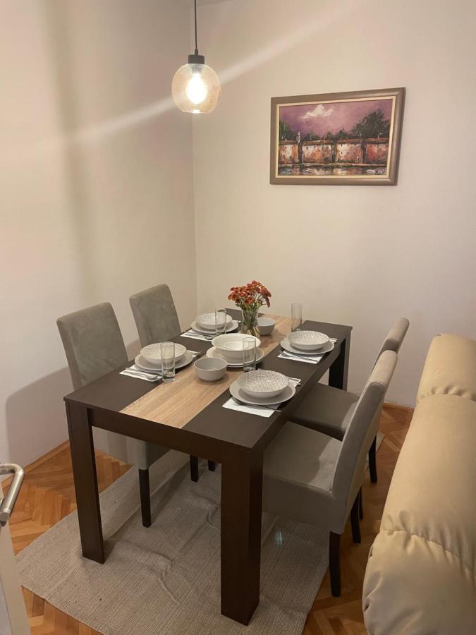 Dora Apartment Ni Buitenkant foto