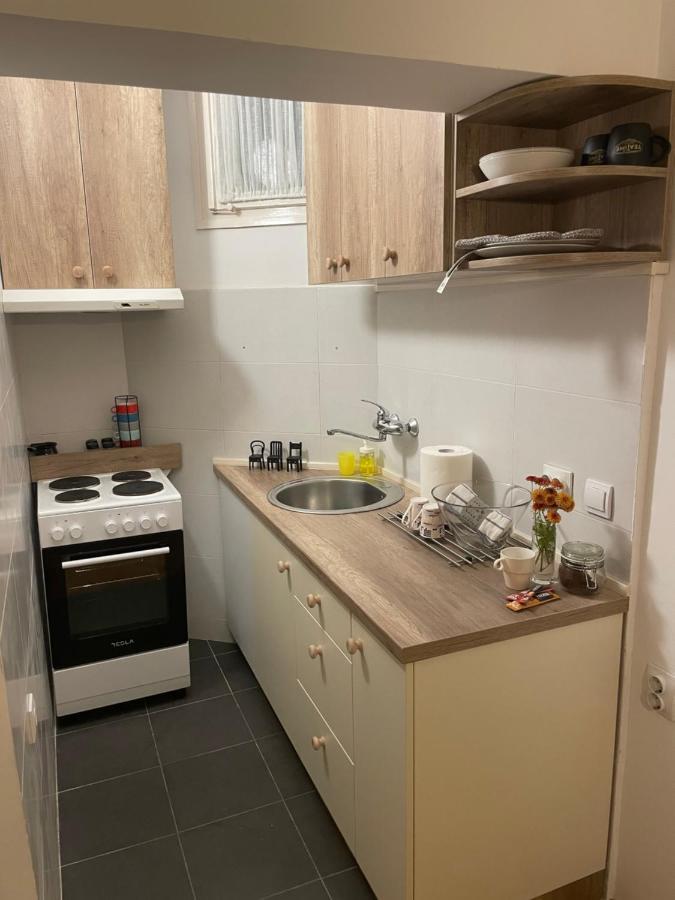 Dora Apartment Ni Buitenkant foto